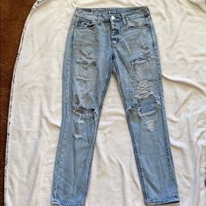 Boy friend jeans size 4 American Eagle